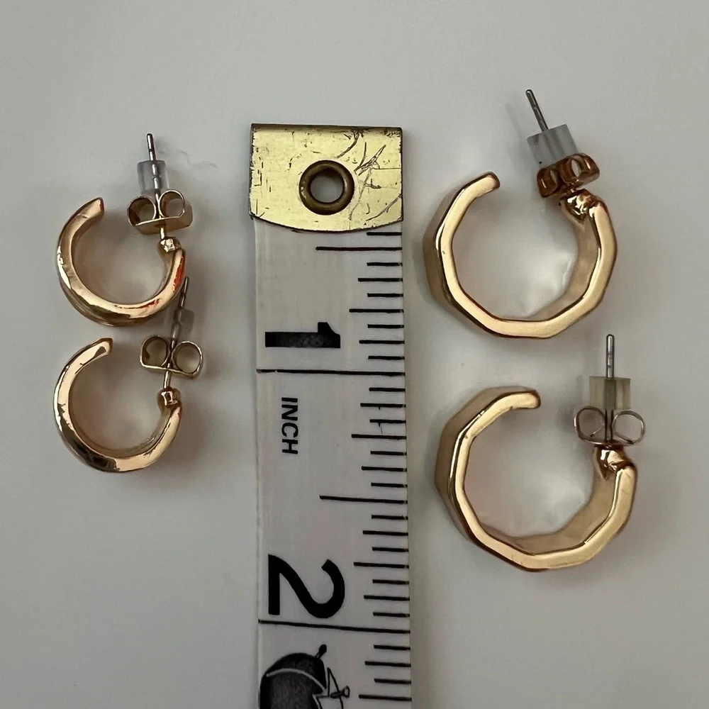 NWOT-  Gold-Tone Hoop Earrings.  2 pairs - Picture 4 of 4